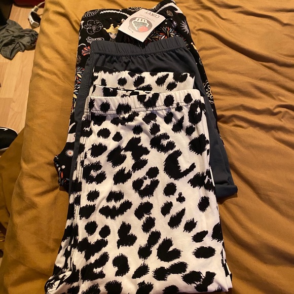 3 pair of leggings